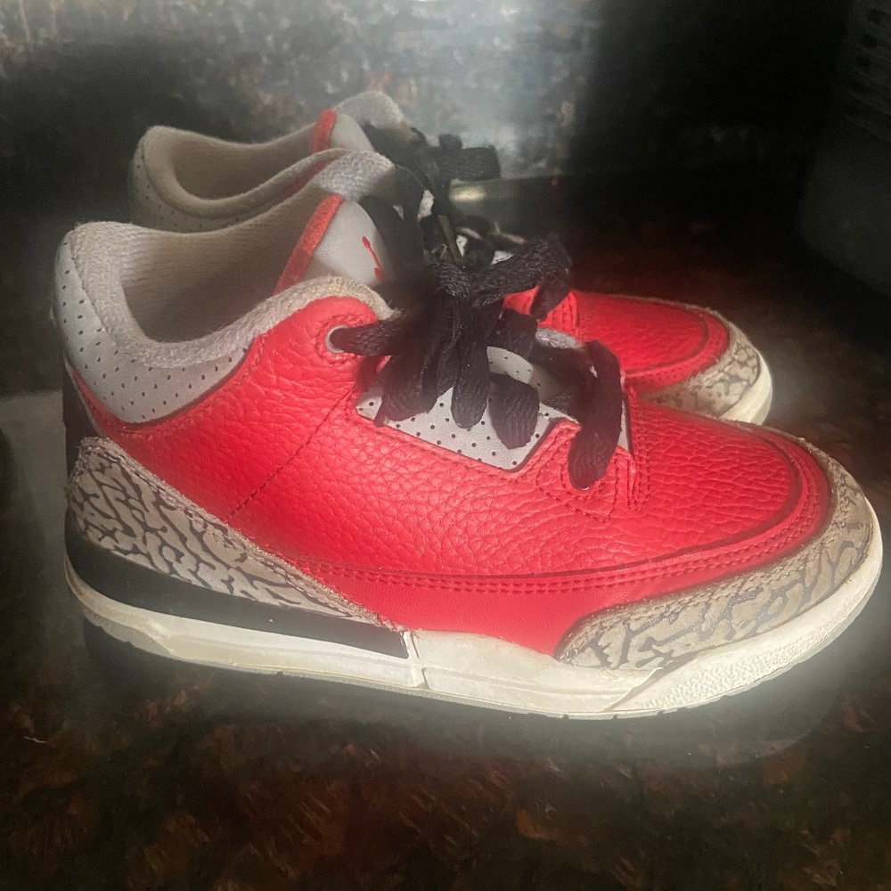 Jordan 3 retro Size 12 kids